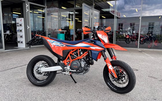 Gebrauchtmotorrad KTM 690 SMC R - Bild 1 Gebrauchtmotorrad KTM 690 SMC R - Bild 1