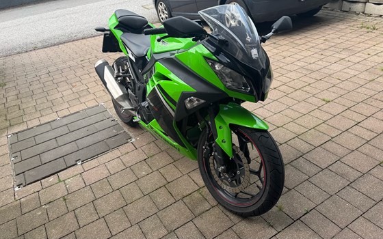 Gebrauchtmotorrad Kawasaki Ninja 300 - Bild 2 Gebrauchtmotorrad Kawasaki Ninja 300 - Bild 2