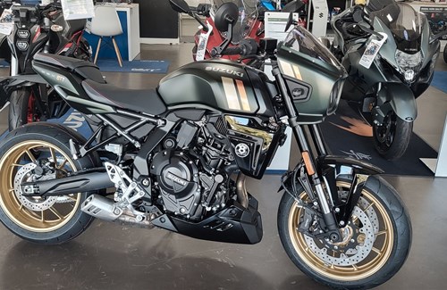 Neumotorrad Suzuki GSX-8TT