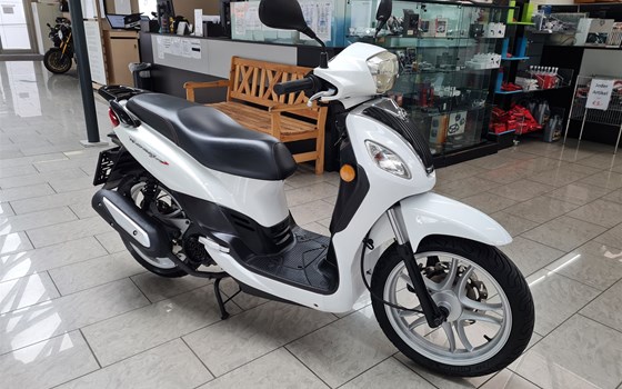 Gebrauchtmotorrad Sym Symphony 125 S - Bild 1 Gebrauchtmotorrad Sym Symphony 125 S - Bild 1