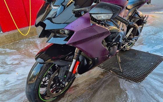 Gebrauchtmotorrad Kawasaki Ninja ZX-10R - Bild 2 Gebrauchtmotorrad Kawasaki Ninja ZX-10R - Bild 2