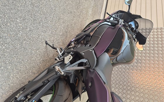 Gebrauchtmotorrad Kawasaki Ninja ZX-10R - Bild 3 Gebrauchtmotorrad Kawasaki Ninja ZX-10R - Bild 3