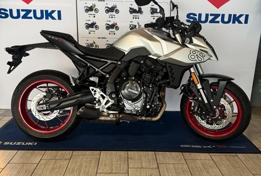 Suzuki GSX-8S