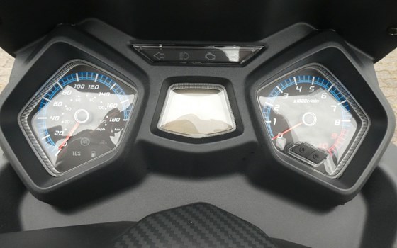 Gebrauchtmotorrad Sym Joymax Z+ 300i - Bild 10