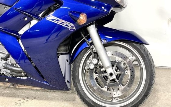 Gebrauchtmotorrad Yamaha FJR1300A - Bild 12 Gebrauchtmotorrad Yamaha FJR1300A - Bild 12