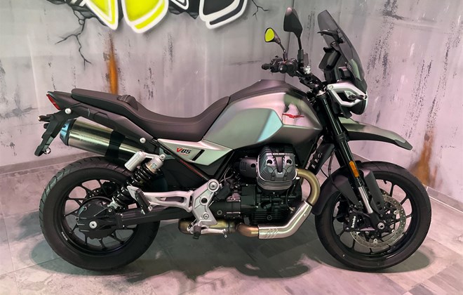 Moto Guzzi V85 Strada