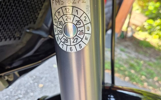 Gebrauchtmotorrad KTM 950 Adventure - Bild 3 Gebrauchtmotorrad KTM 950 Adventure - Bild 3