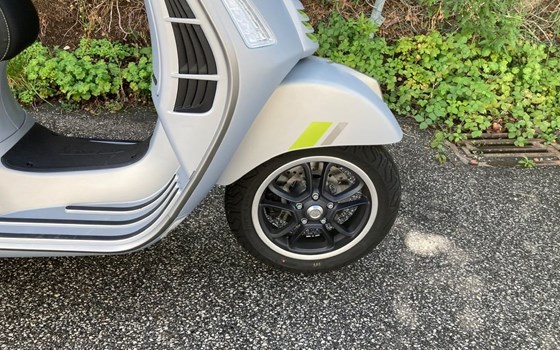 Gebrauchtmotorrad Vespa GTS 125 Super Tech - Bild 11 Gebrauchtmotorrad Vespa GTS 125 Super Tech - Bild 11