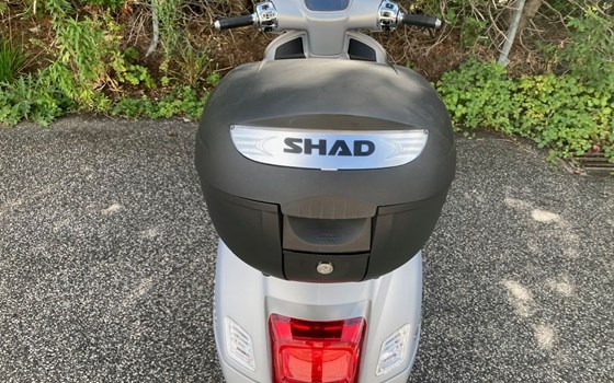 Gebrauchtmotorrad Vespa GTS 125 Super Tech - Bild 6 Gebrauchtmotorrad Vespa GTS 125 Super Tech - Bild 6