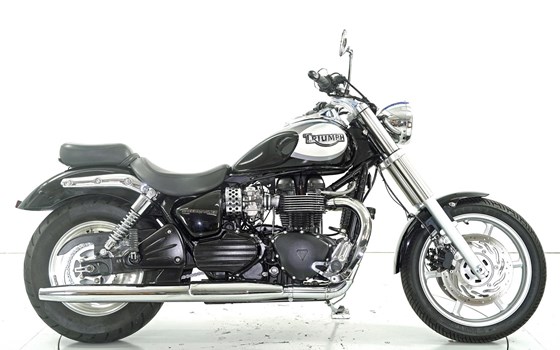 Motorrad Occasion Triumph Speedmaster - Bild 4