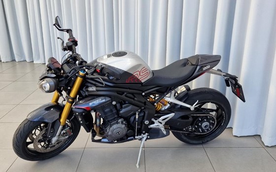Gebrauchtmotorrad Triumph Speed Triple 1200 RS - Bild 2 Gebrauchtmotorrad Triumph Speed Triple 1200 RS - Bild 2