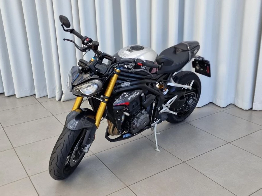 Angebot Triumph Speed Triple 1200 RS Bild 6: Angebot Triumph Speed Triple 1200 RS