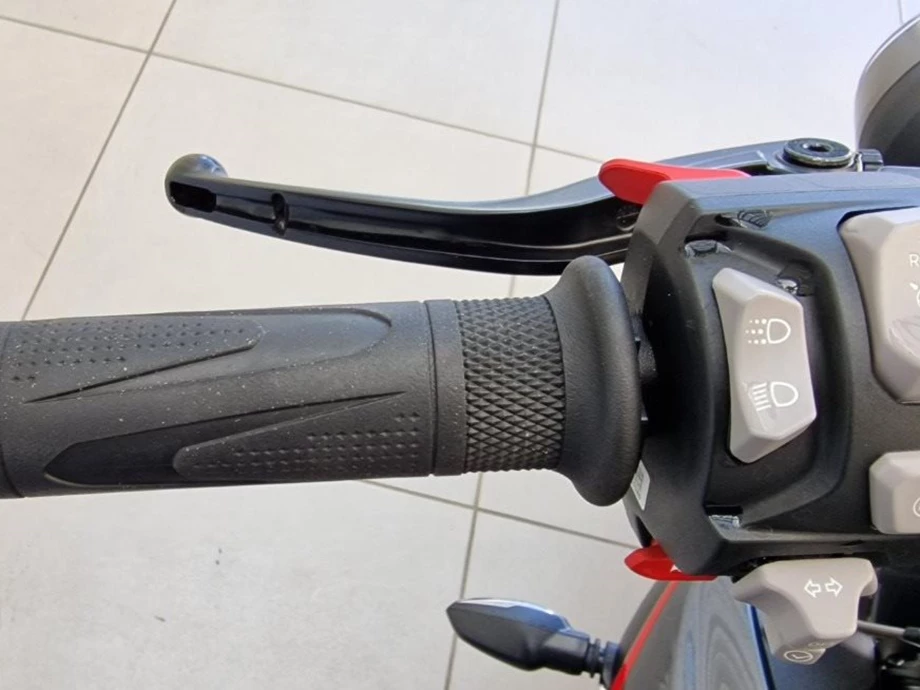 Angebot Triumph Speed Triple 1200 RS Bild 8: Angebot Triumph Speed Triple 1200 RS