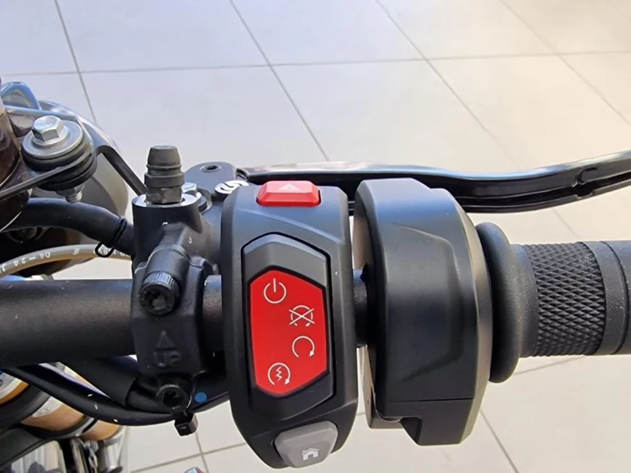 Angebot Triumph Speed Triple 1200 RS Bild 9: Angebot Triumph Speed Triple 1200 RS