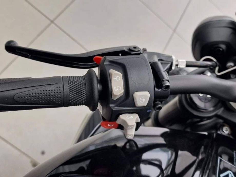 Angebot Triumph Street Triple RS Bild 8: Angebot Triumph Street Triple RS
