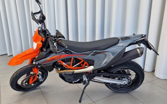 Gebrauchtmotorrad KTM 690 SMC R - Bild 3