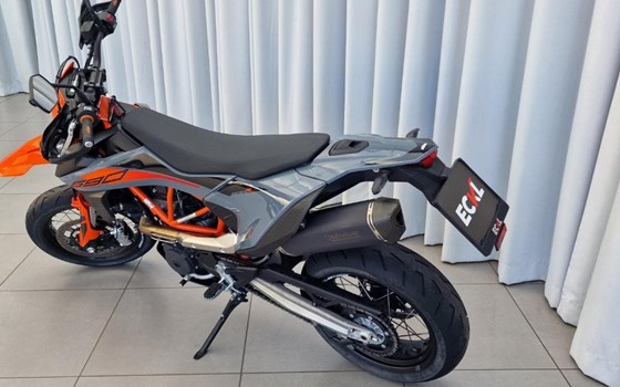 Gebrauchtmotorrad KTM 690 SMC R - Bild 4