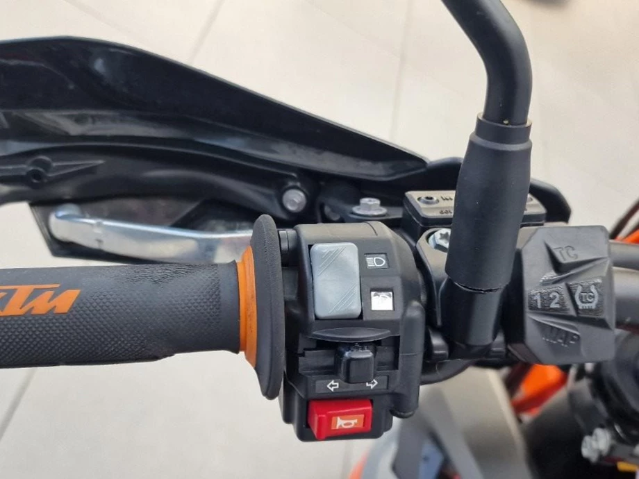 Angebot KTM 690 SMC R Bild 8: Angebot KTM 690 SMC R