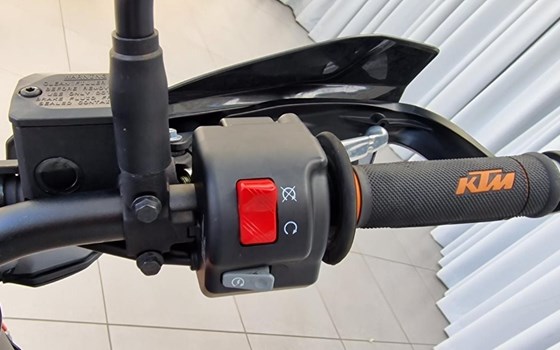 Gebrauchtmotorrad KTM 690 SMC R - Bild 9