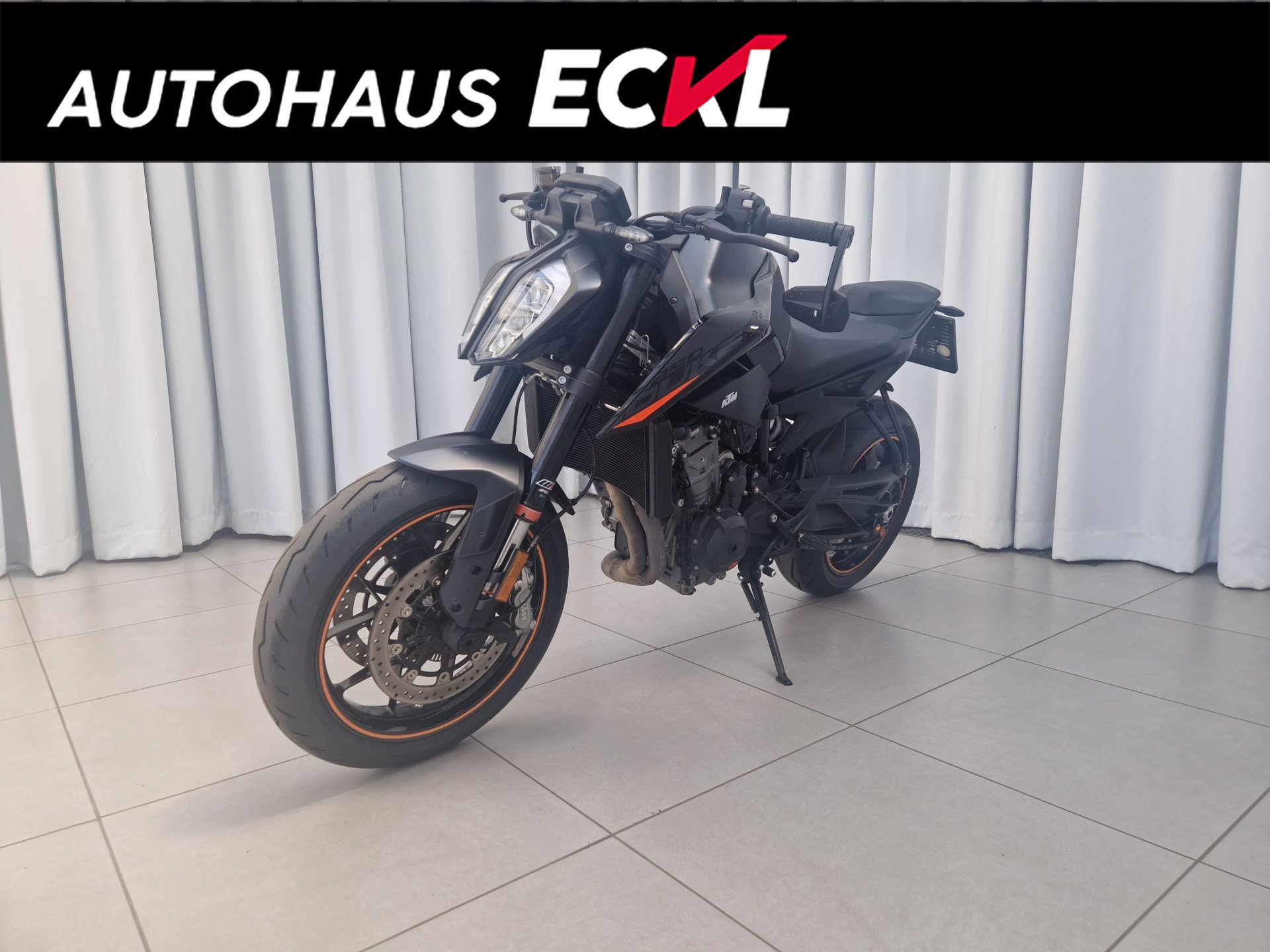 KTM 890 Duke 