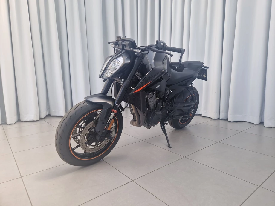Angebot KTM 890 Duke Bild 2: Angebot KTM 890 Duke