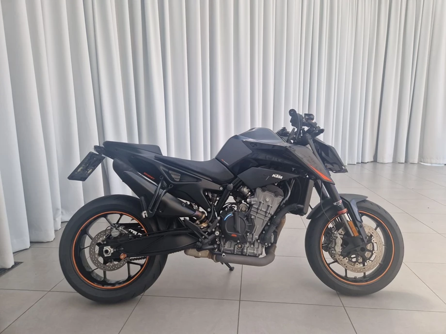 Angebot KTM 890 Duke Bild 4: Angebot KTM 890 Duke