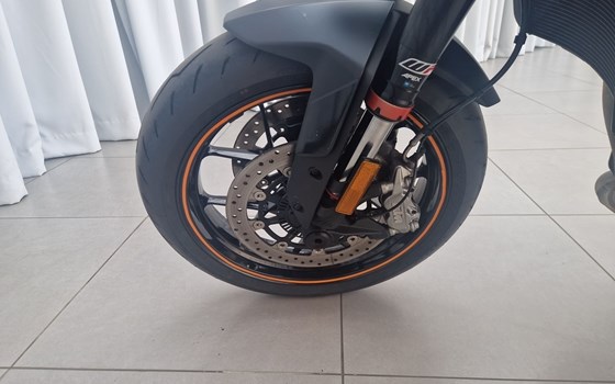 Gebrauchtmotorrad KTM 890 Duke - Bild 9