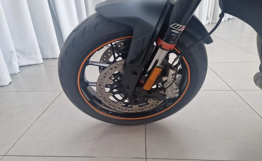Angebot KTM 890 Duke Bild 9: Angebot KTM 890 Duke