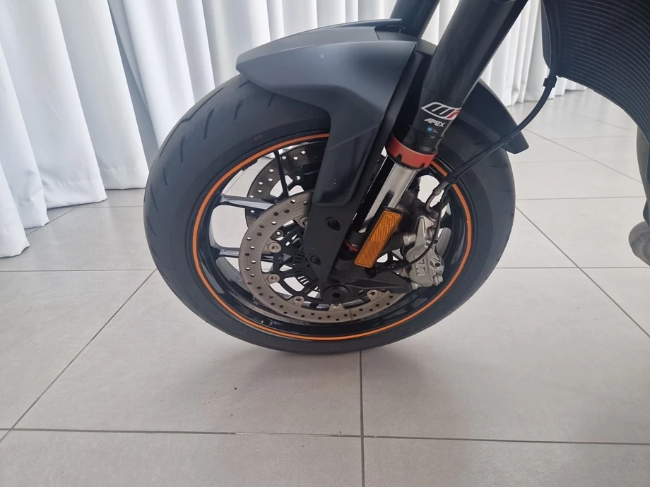 Angebot KTM 890 Duke Bild 9: Angebot KTM 890 Duke