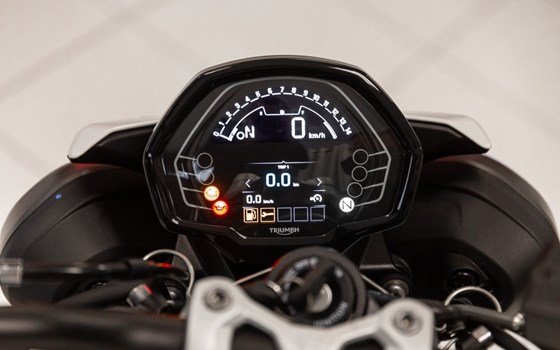 Neufahrzeug Triumph Street Triple R - Bild 8 Neufahrzeug Triumph Street Triple R - Bild 8