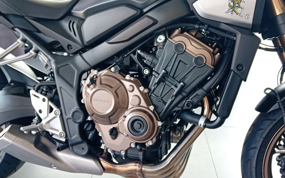 Gebrauchtmotorrad Honda CB650R - Bild 7 Gebrauchtmotorrad Honda CB650R - Bild 7