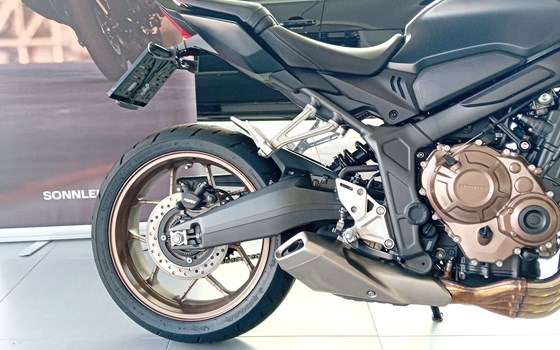 Gebrauchtmotorrad Honda CB650R - Bild 8 Gebrauchtmotorrad Honda CB650R - Bild 8