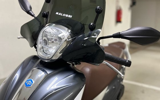 Gebrauchtmotorrad Piaggio Medley 125 - Bild 1 Gebrauchtmotorrad Piaggio Medley 125 - Bild 1
