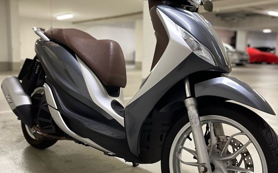 Gebrauchtmotorrad Piaggio Medley 125 - Bild 3 Gebrauchtmotorrad Piaggio Medley 125 - Bild 3