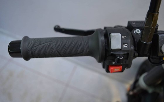 Gebrauchtmotorrad Husqvarna Svartpilen 701 - Bild 11