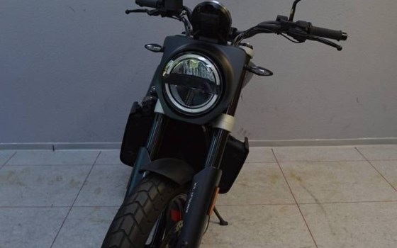 Gebrauchtmotorrad Husqvarna Svartpilen 701 - Bild 5