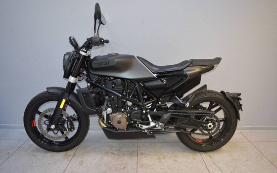 Gebrauchtmotorrad Husqvarna Svartpilen 701 - Bild 6