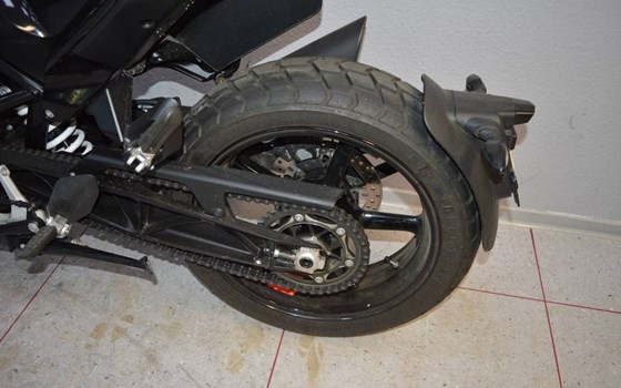 Gebrauchtmotorrad Husqvarna Svartpilen 701 - Bild 7