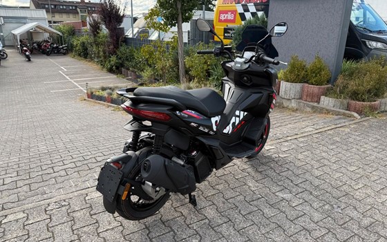 Neufahrzeug Aprilia SR GT Replica 200 - Bild 14