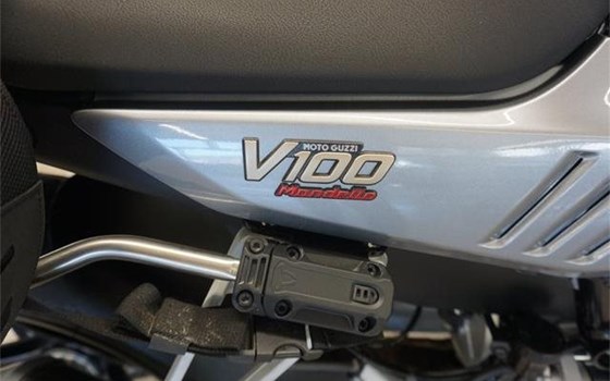 Gebrauchtmotorrad Moto Guzzi V100 Mandello S - Bild 6 Gebrauchtmotorrad Moto Guzzi V100 Mandello S - Bild 6