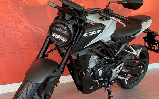 Neufahrzeug Honda CB125R - Bild 1 Neufahrzeug Honda CB125R - Bild 1