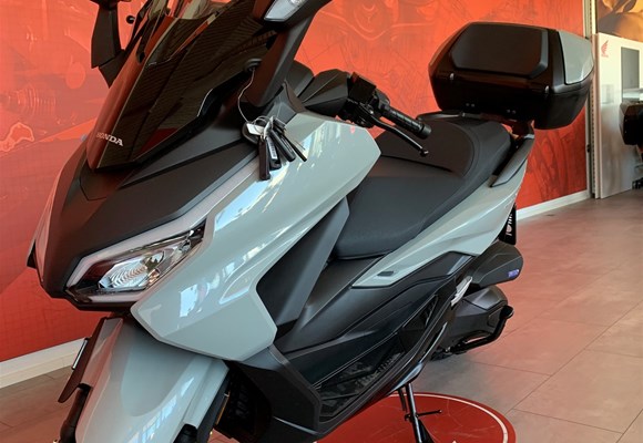 Honda Forza 350