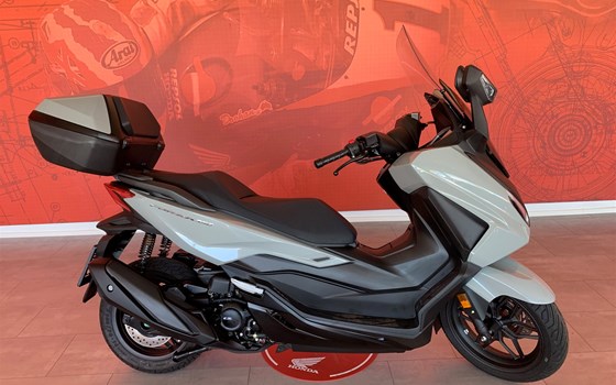 Neufahrzeug Honda Forza 350 - Bild 4 Neufahrzeug Honda Forza 350 - Bild 4