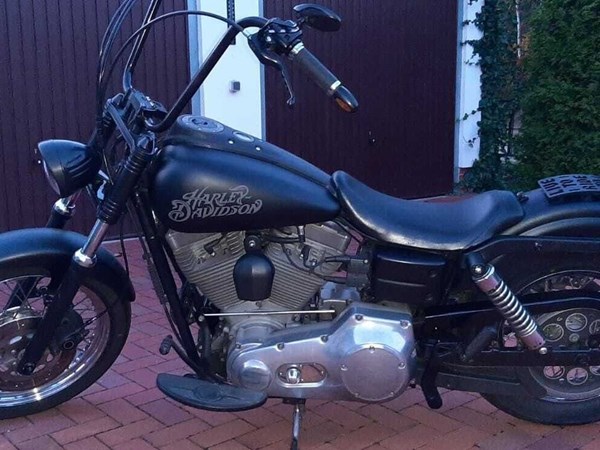 Gebrauchtmotorrad Harley-Davidson Dyna Super Glide FXD