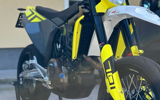 Gebrauchtmotorrad Husqvarna 701 Supermoto - Bild 2 Gebrauchtmotorrad Husqvarna 701 Supermoto - Bild 2