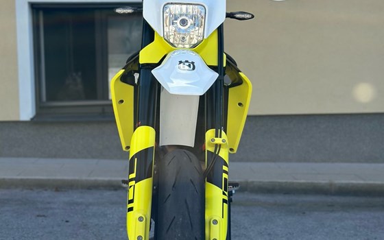 Gebrauchtmotorrad Husqvarna 701 Supermoto - Bild 8 Gebrauchtmotorrad Husqvarna 701 Supermoto - Bild 8