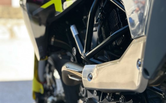 Gebrauchtmotorrad Husqvarna 701 Supermoto - Bild 4 Gebrauchtmotorrad Husqvarna 701 Supermoto - Bild 4