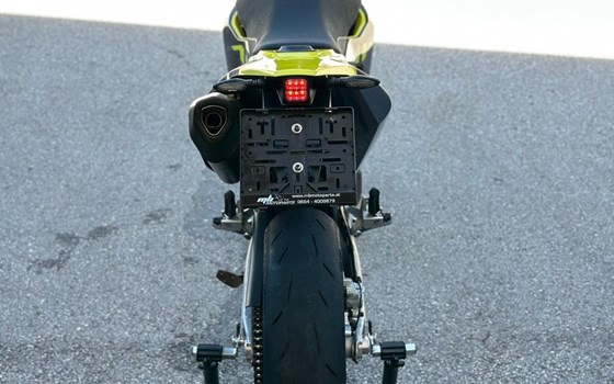 Gebrauchtmotorrad Husqvarna 701 Supermoto - Bild 3 Gebrauchtmotorrad Husqvarna 701 Supermoto - Bild 3