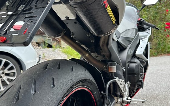 Gebrauchtmotorrad Yamaha R1 - Bild 5 Gebrauchtmotorrad Yamaha R1 - Bild 5