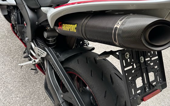 Gebrauchtmotorrad Yamaha R1 - Bild 8 Gebrauchtmotorrad Yamaha R1 - Bild 8